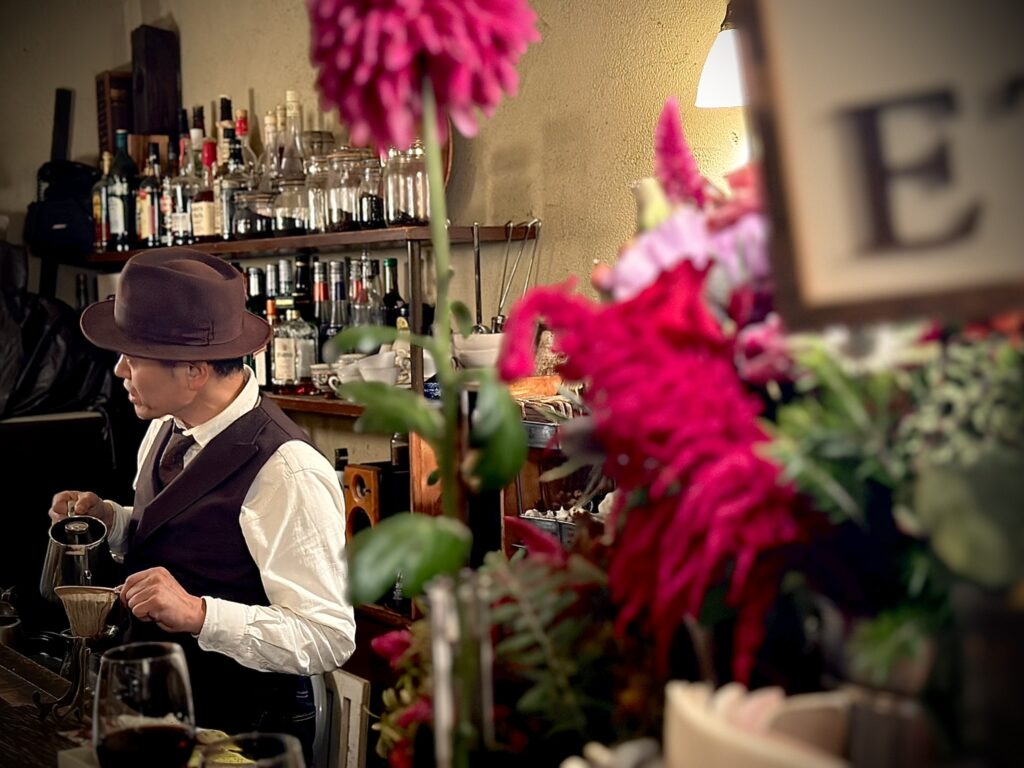 JR関内駅コジトテーラードクロージングのCAFEエチカでのベスト